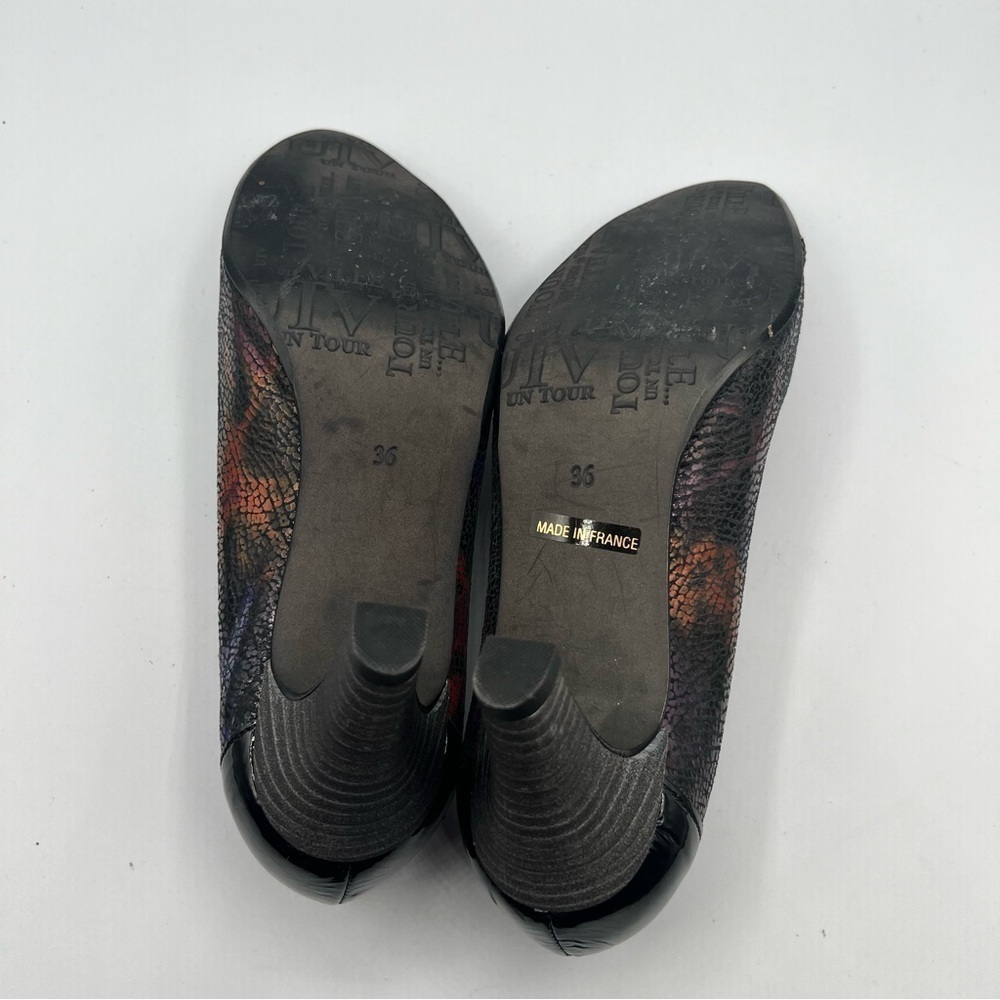 Classic Low Heel Pumps in Black Multicolor - Picture 10 of 11